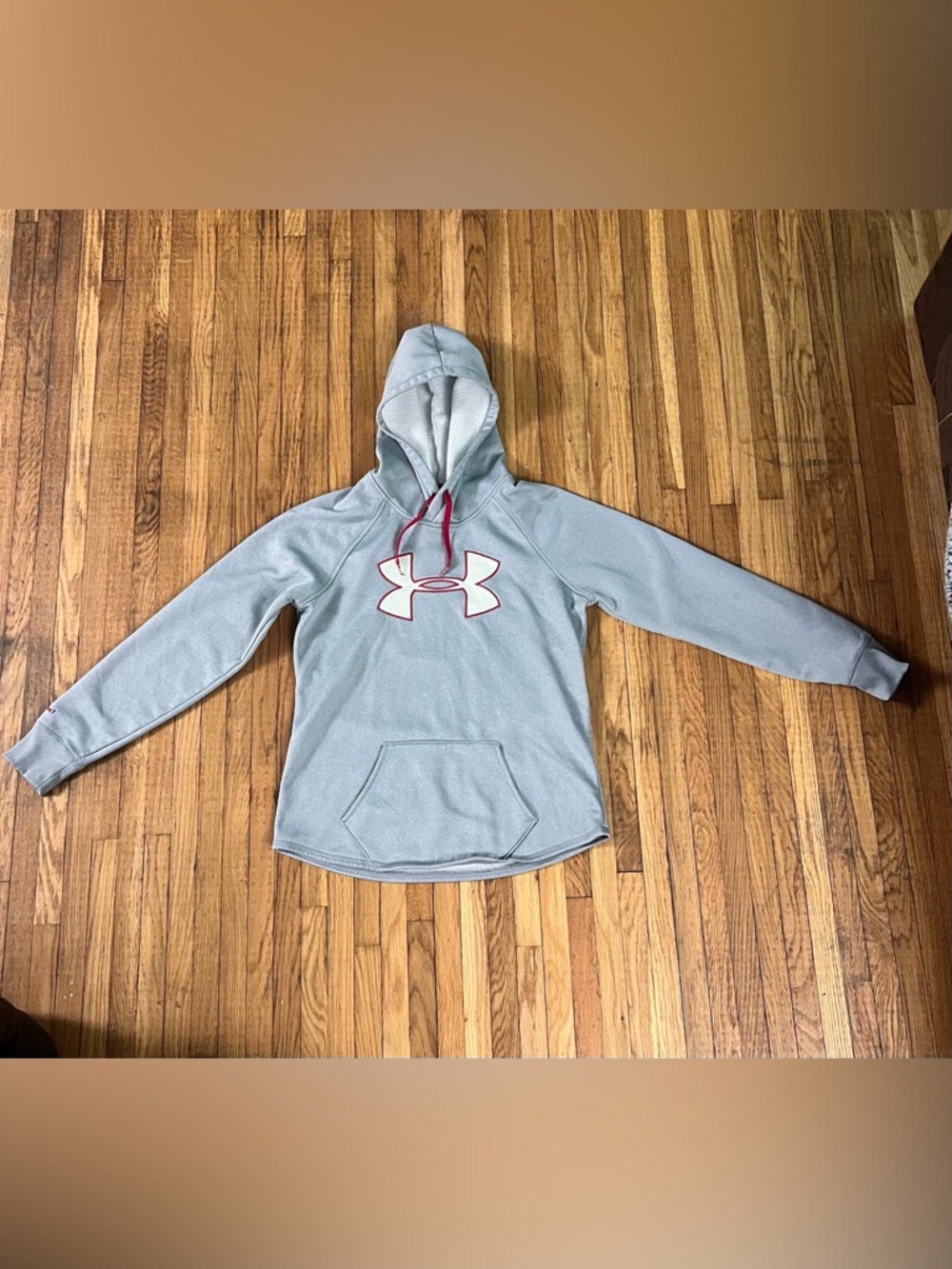Under Armour Women's small Light Gray Hoodie with Pink Drawstrings